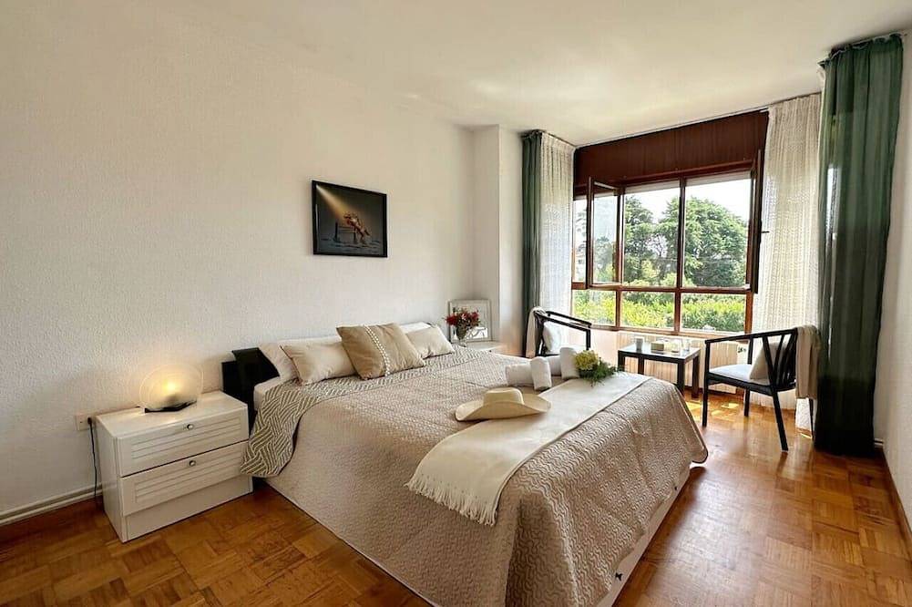 Entire apartment, Bajo con jardín en la playa in Isla, Arnuero