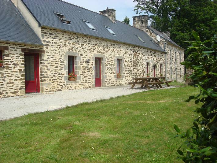 Gîte pour 8 personnes, avec terrasse et jardin