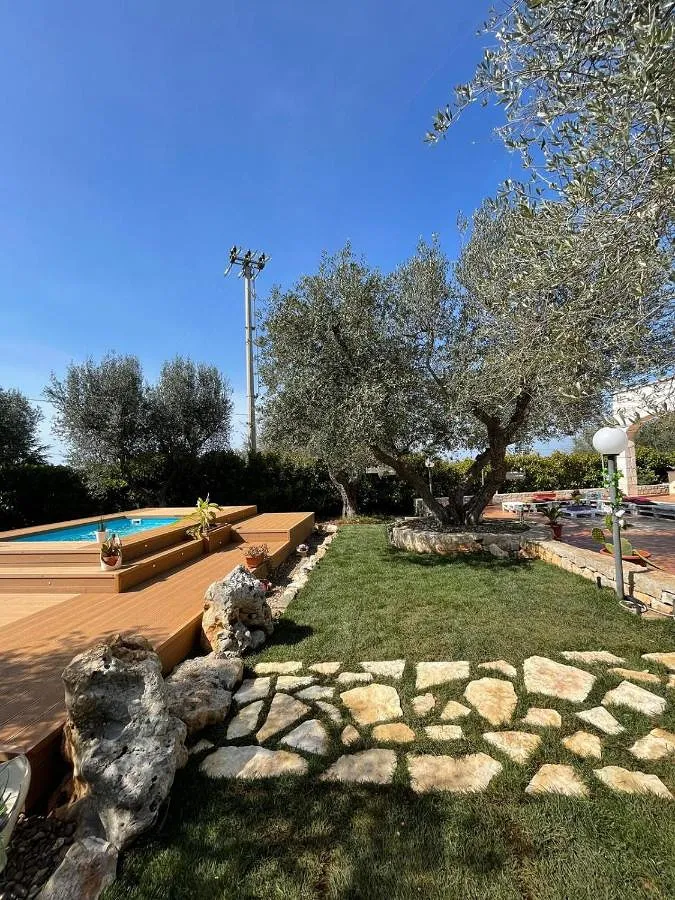 Ferienhaus für 10 Personen, mit Pool und Garten sowie Whirlpool, kinderfreundlich - 1