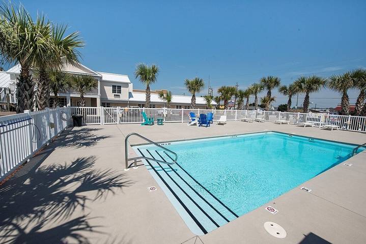 Hotel for 4 people, with pool in Atlantic Beach