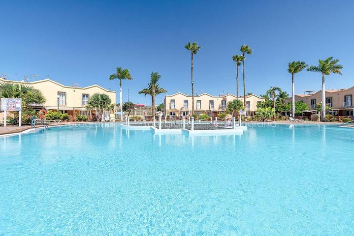 Casa de vacaciones para 4 personas, con piscina además de piscina para niños y terraza en Maspalomas