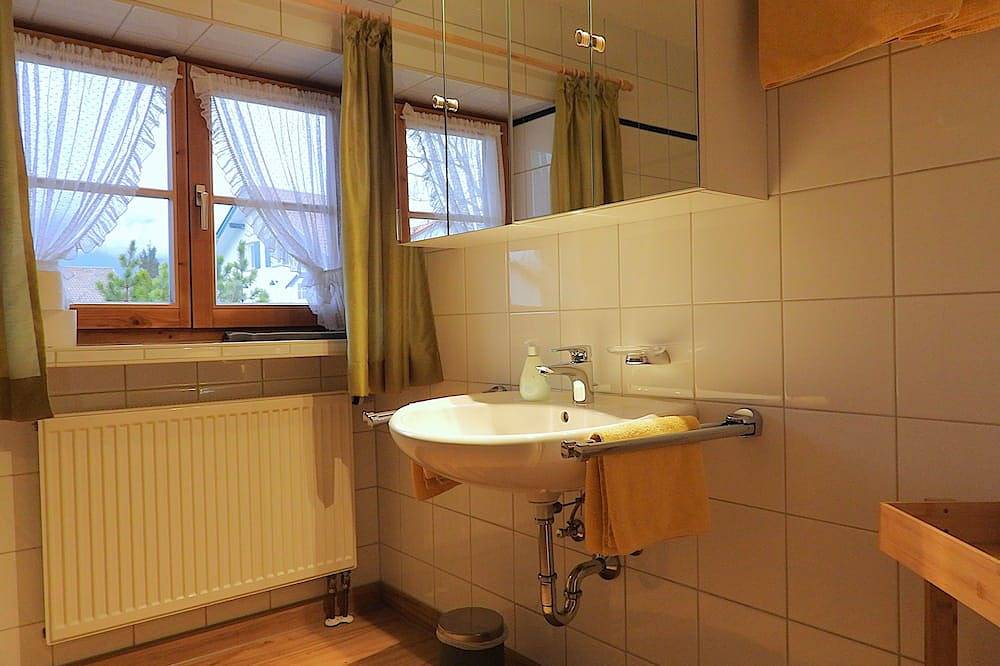 Ganze Wohnung, Ferienwohnung #1 - Aribohof in Rottach-Egern, Bayerische Alpen