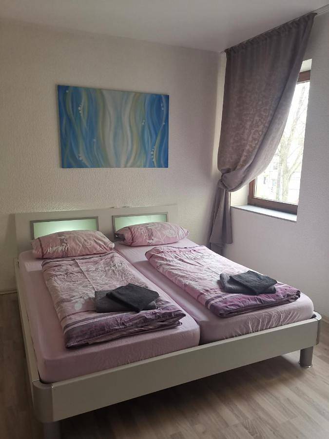 Ganze Wohnung, Two-Bedroom Apartment in Solingen, Bergisches Land