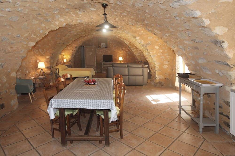 Country gite near Sisteron for 2 to 4 people (3-star rating). in Sisteron, Forcalquier region