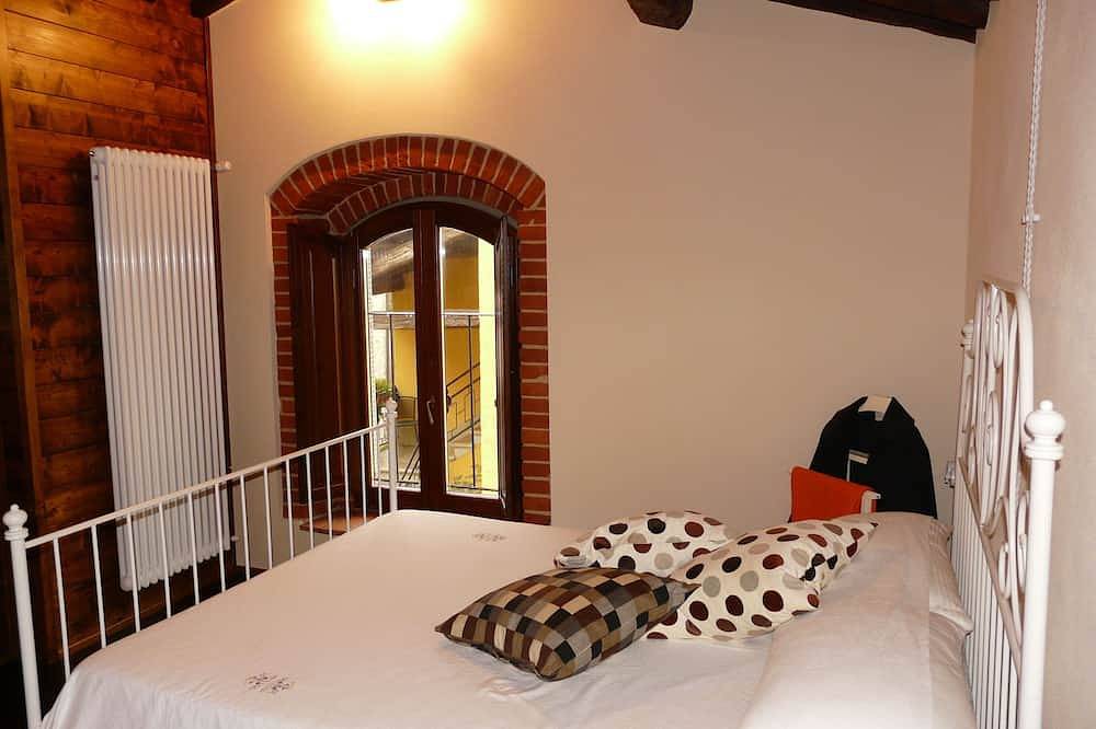 Entire apartment, Elegant apartment in an old hamlet in Pistoia, Pistoia Province
