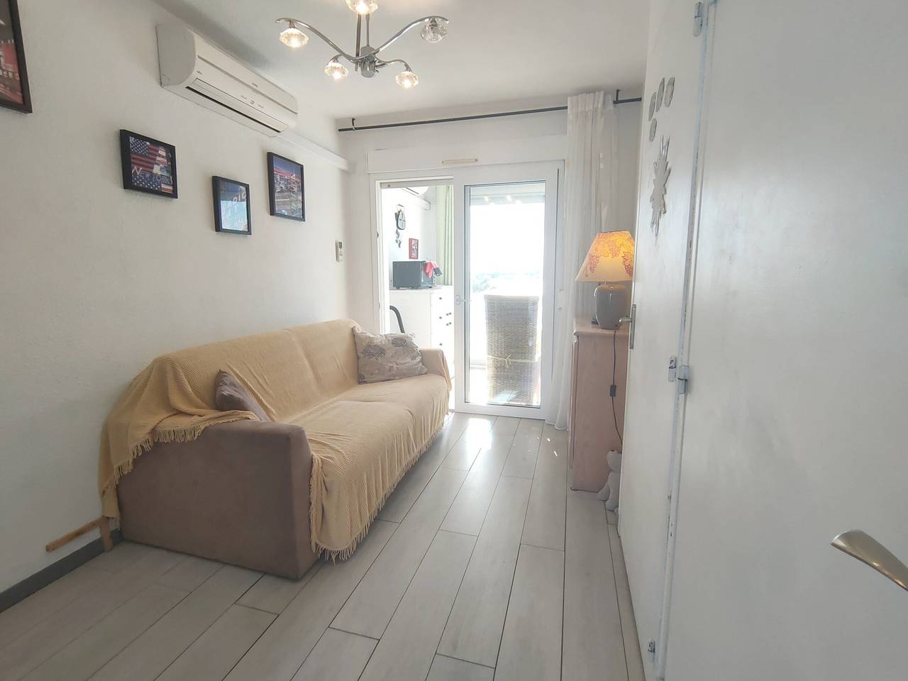 Appartement entier, T1 calme avec parking et climatisation à Balaruc-les-Bains in Balaruc-les-Bains, Côte méditerranéenne (France)