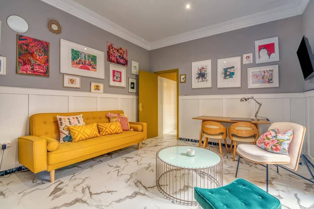 Holiday Home 'La Bonita De Pego' with Mountain Views, Wi-Fi & Air Conditioning in Pego, Costa Blanca