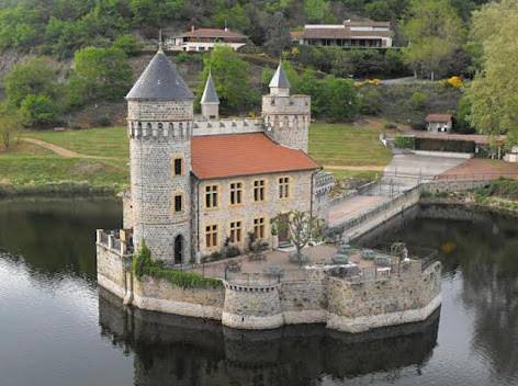 Deluxe Double Room with Castle View in Saint-Priest-la-Roche, Région de Roanne