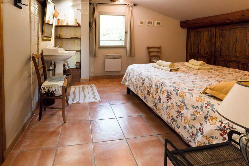 Ein kleines Paradies in majestätischer Umgebung; beheizter Pool in La Roque-Alric, Vaucluse