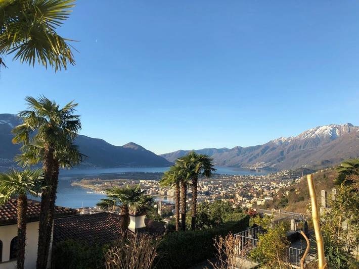 Ferienwohnung für 2 Personen, mit Terrasse und Garten sowie Seeblick und Ausblick