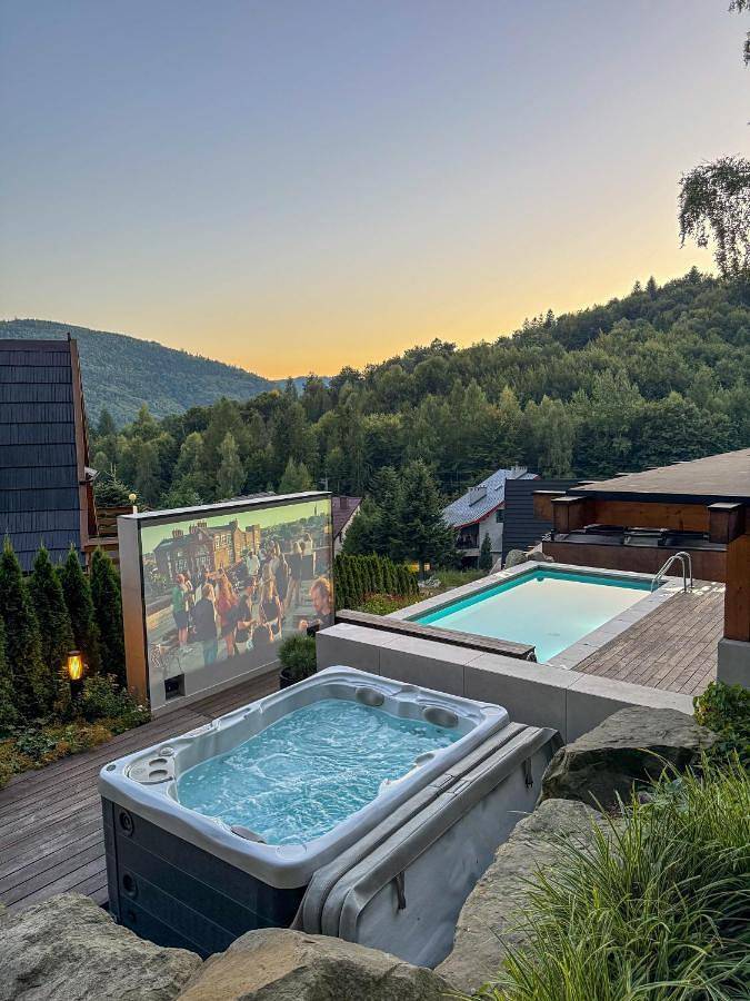 Willa dla 6 osób, z basen i jacuzzi oraz ogród w Brenna