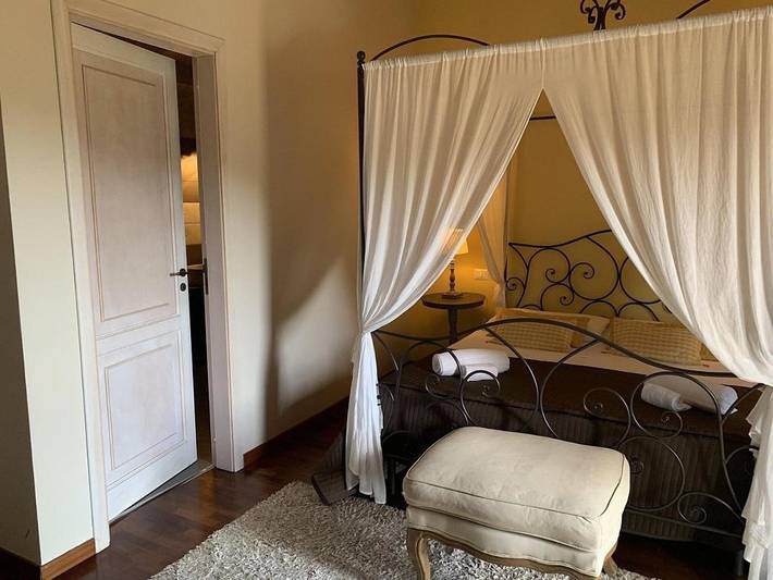 Gîte pour 2 personnes, avec vue ainsi que jardin et piscine à Graniti - 4