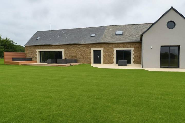 Location de vacances pour 10 personnes, avec jacuzzi ainsi que piscine et terrasse dans Oisseau