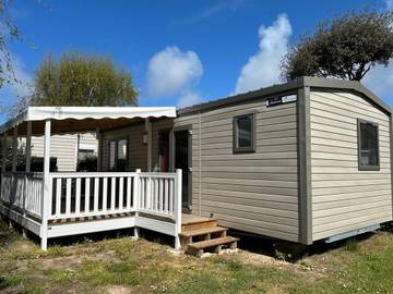 Mobil home pour 5 personnes, avec terrasse et piscine, animaux acceptés dans Plage De La Paree Du Jonc