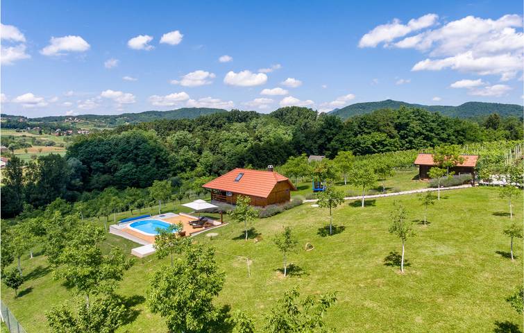 Ferienhaus für 5 Personen, mit Garten und Ausblick sowie Sauna und Terrasse, mit Haustier - 1