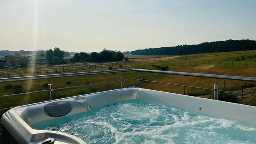 Ferienwohnung für 5 Personen, mit Balkon und Garten sowie Pool und Sauna in Göhren-Lebbin