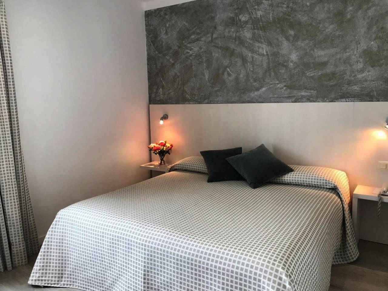 Hotel für 10 Personen mit Garten in Figueres, Oberampurien