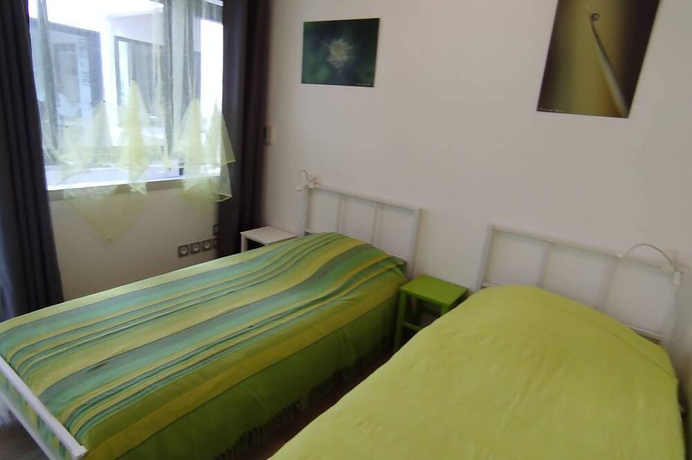 Gîte La Maison Blanche   - 150 m² - 6 couchages + 4 d'appoint in Mallemoisson, Alpes-de-Haute-Provence