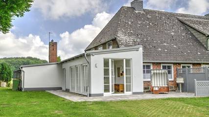 Ferienhaus für 4 Personen, mit Garten und Ausblick in Husby