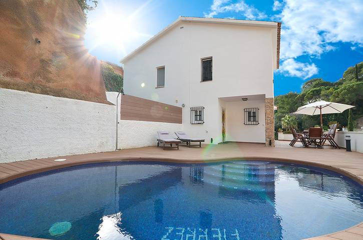 Casa rural para 6 personas, con terraza, Se admiten mascotas en Canyelles