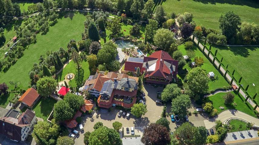 Hotel für 2 Personen, mit Ausblick und Pool sowie Sauna und Garten in Durbach - 2