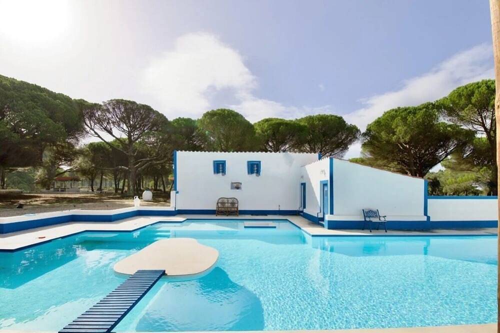 Private Gated Hideaway in Comporta - Pool • Tennis - Forest - Near the Beach in Melides, Costa Alentejana
