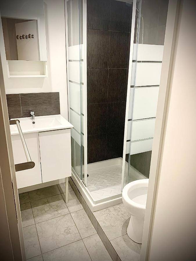 Gîte pour 2 personnes, avec balcon à Bron - 4