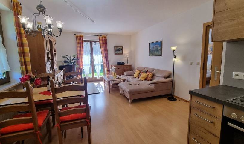 Ferienwohnung für 3 Personen, mit Balkon und Terrasse sowie Garten und Pool im Mittenwald - 4