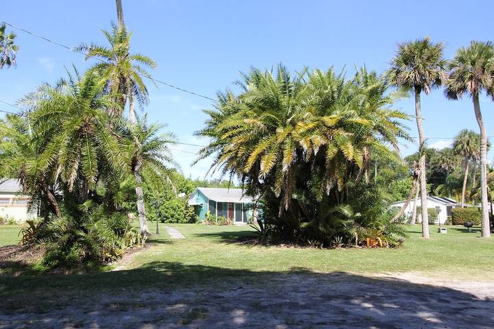 Vacation rental for 4 people, with yard and terrace, with pets in St. Lucie County