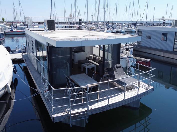 Hausboot für 4 Personen, mit Terrasse in Boltenhagen