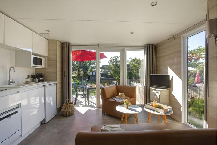 Camping pour 2 personnes, avec jardin et piscine, adapté aux familles dans Côte de Granit Rose - 3