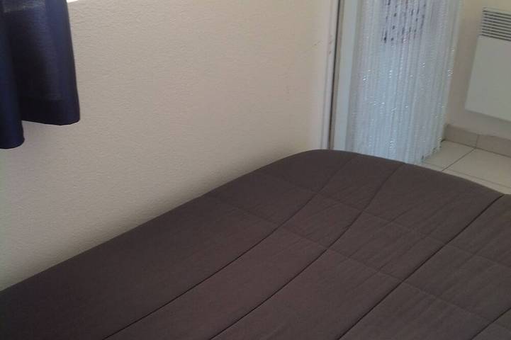 Gîte pour 4 personnes, avec piscine et jardin dans Gare Du Dramont - 4