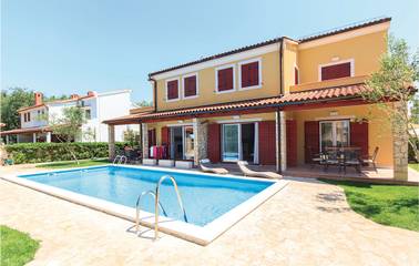 Ferienwohnung für 4 Personen, mit Pool und Terrasse in Banjole