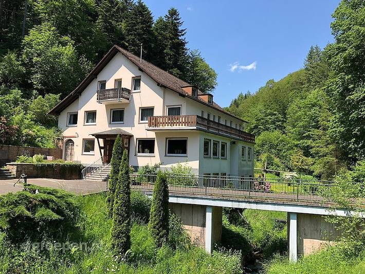 Ferienhaus für 34 Personen, mit Terrasse und Balkon/Terrasse sowie Sauna - 1