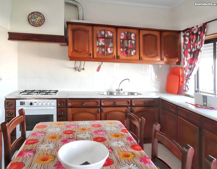 Vacation rental for 10 people, with balcony in Peniche