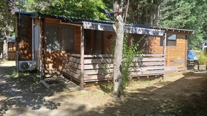 Location de vacances pour 4 personnes, avec Terrasse ainsi que Jardin et Piscine à Capoulet-et-Junac