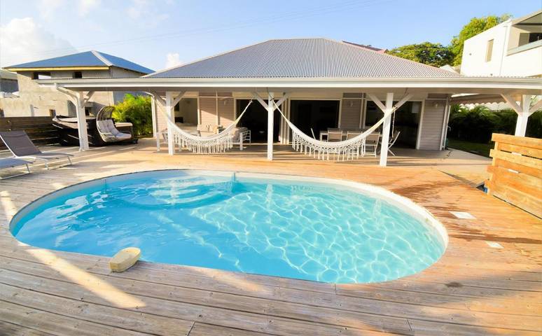 Chalet para 8 personas, con jacuzzi además de jardín y piscina - 1