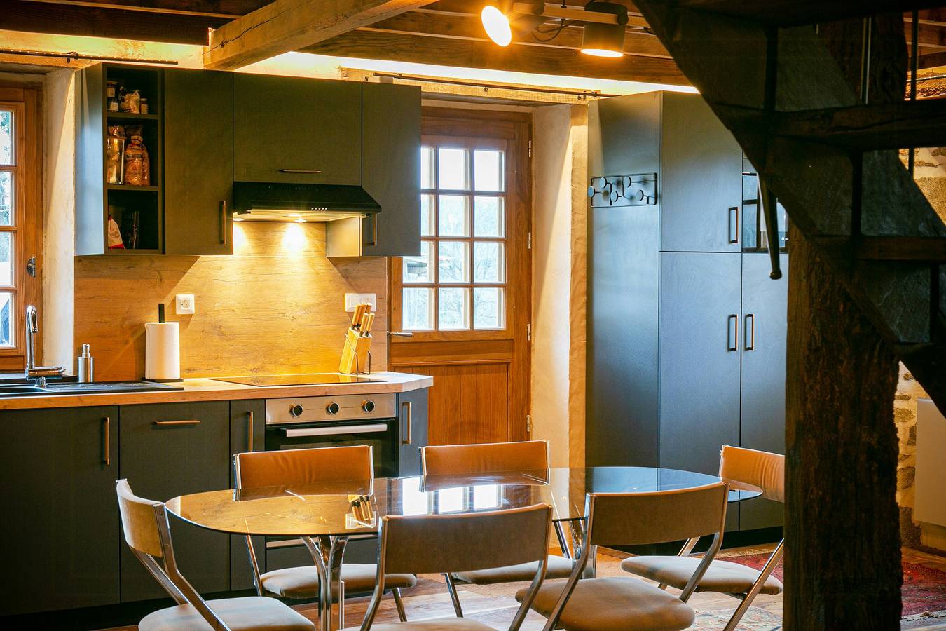 Residencias gemelas en el Plateau de Millevaches in Croze, Parque Natural Regional de Millevaches en Lemosín