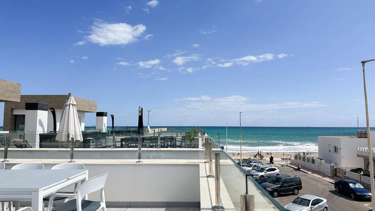 Beach Front house La Mata in Playa de La Mata (Torrevieja), Torrevieja