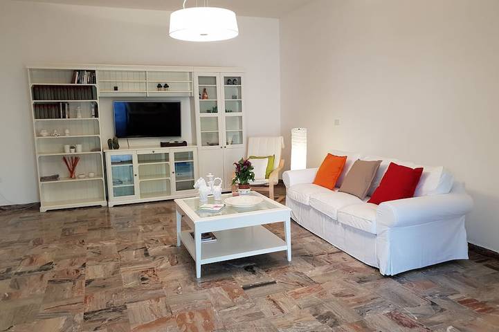 Located about 2 km from the sea acasadiemy is the ideal place for families in Pulsano, Golfo di Taranto