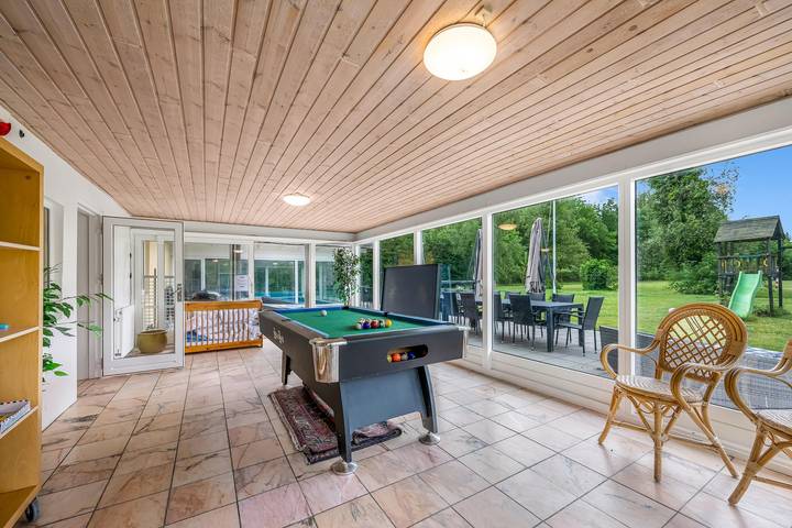 24 person pool house with activity room and 8 bedrooms. in Viborg
