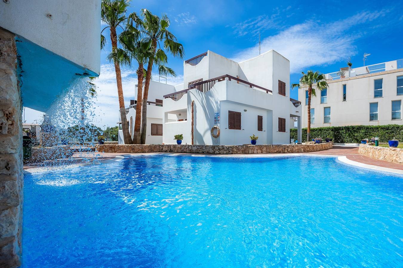 Geheel appartement, Appartement La Perla de Cala d'Or 8 met gemeenschappelijk zwembad, tuin & Wi-Fi in Cala Egos, Santanyí
