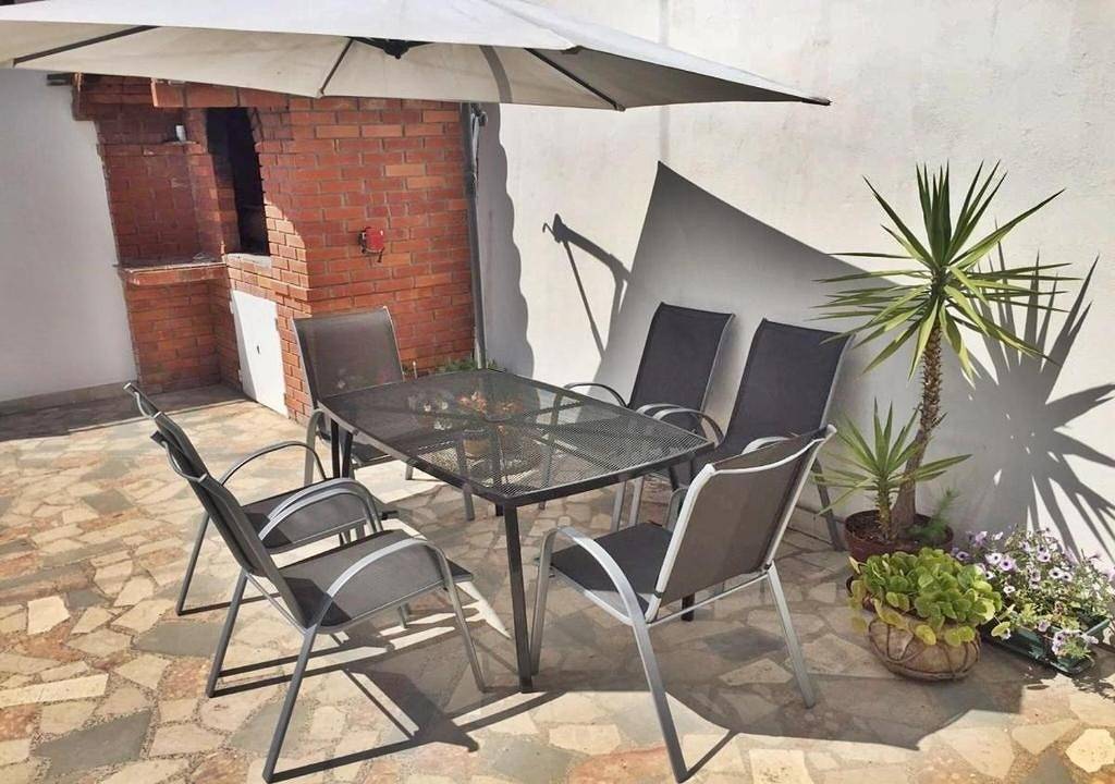 Apartamento entero, Apartamento para dos personas con balcón y vista al mar Podstrana, Split A-22748-a in Grljevac (Podstrana), Podstrana