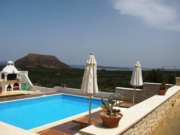 Location de vacances pour 3 personnes, avec jardin ainsi que vue et piscine dans Palekastron - 2