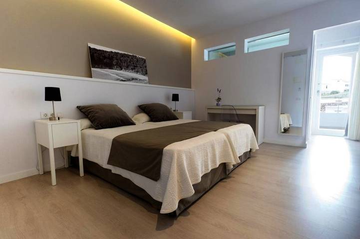 Maison d’hôte pour 2 personnes, avec Balcon et Terrasse ainsi que Jardin et Piscine à Fornells