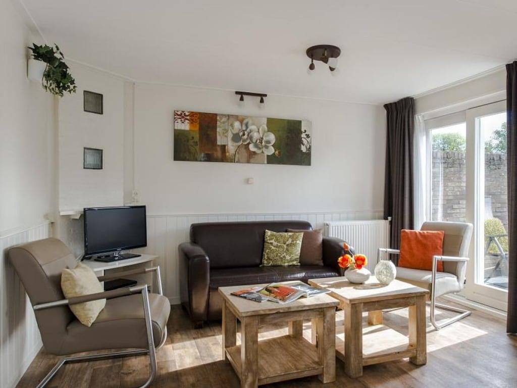 Ferienhaus in Nes mit Schwimmbecken in Nes, Westfriesische Inseln