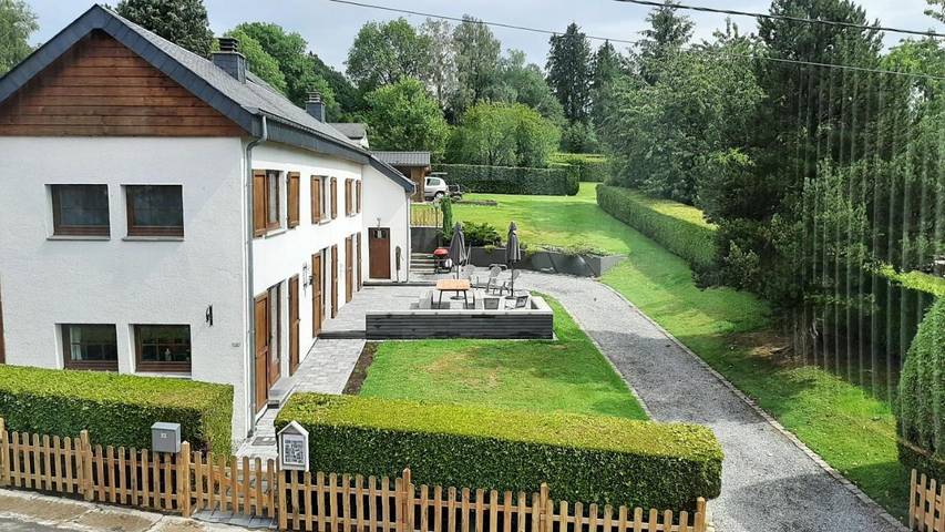 Maison de vacances pour 7 personnes, avec Jardin et Piscine à Daverdisse