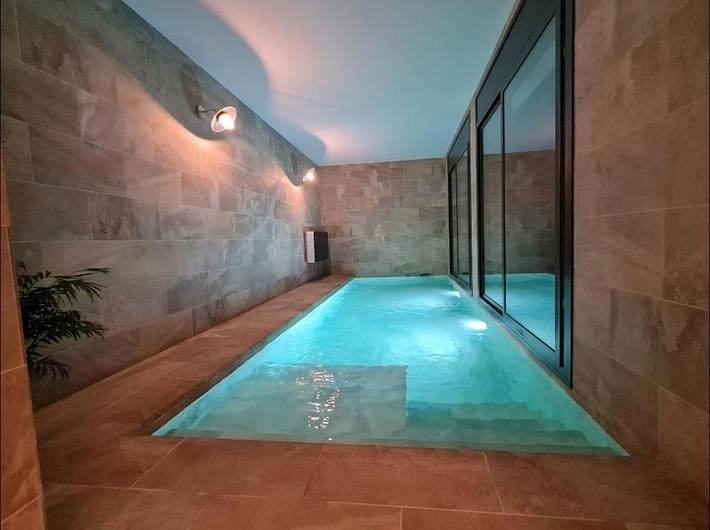 Location de vacances pour 3 personnes, avec Terrasse ainsi que Jardin et Piscine à Figueras