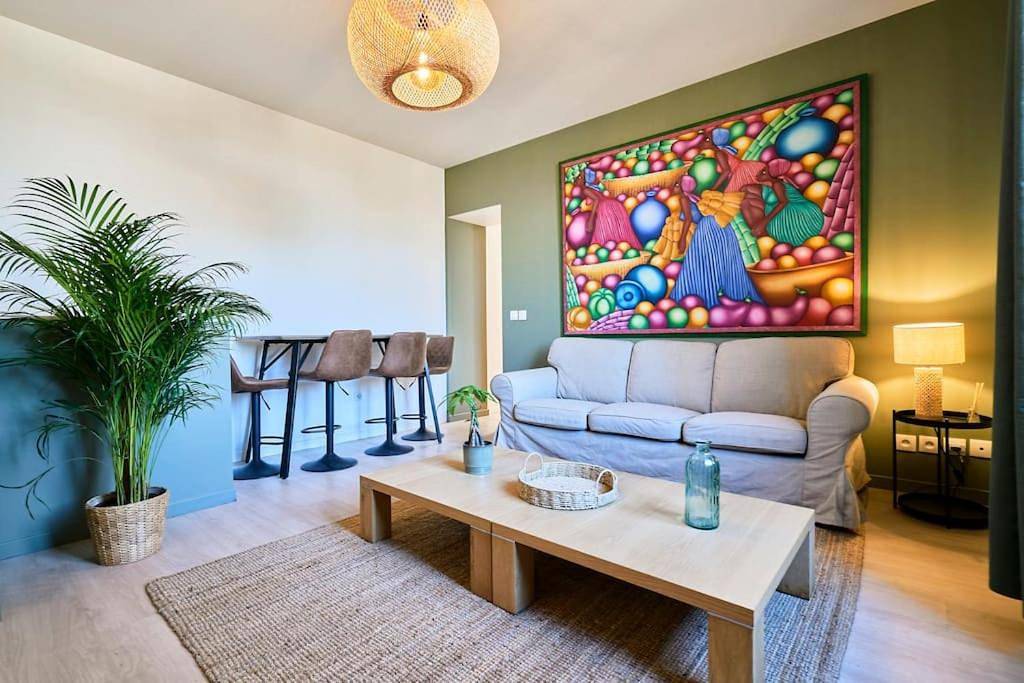 Appartement entier, Two-Bedroom Apartment in Mouvaux, Région de Lille