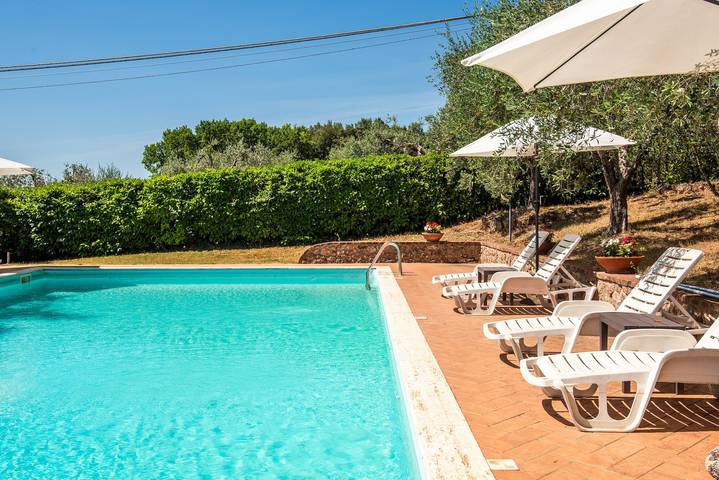 Holiday Home in Villa I Cedri with Pool, Park Setting, 10 Minutes from Siena in Monteriggioni, Chianti